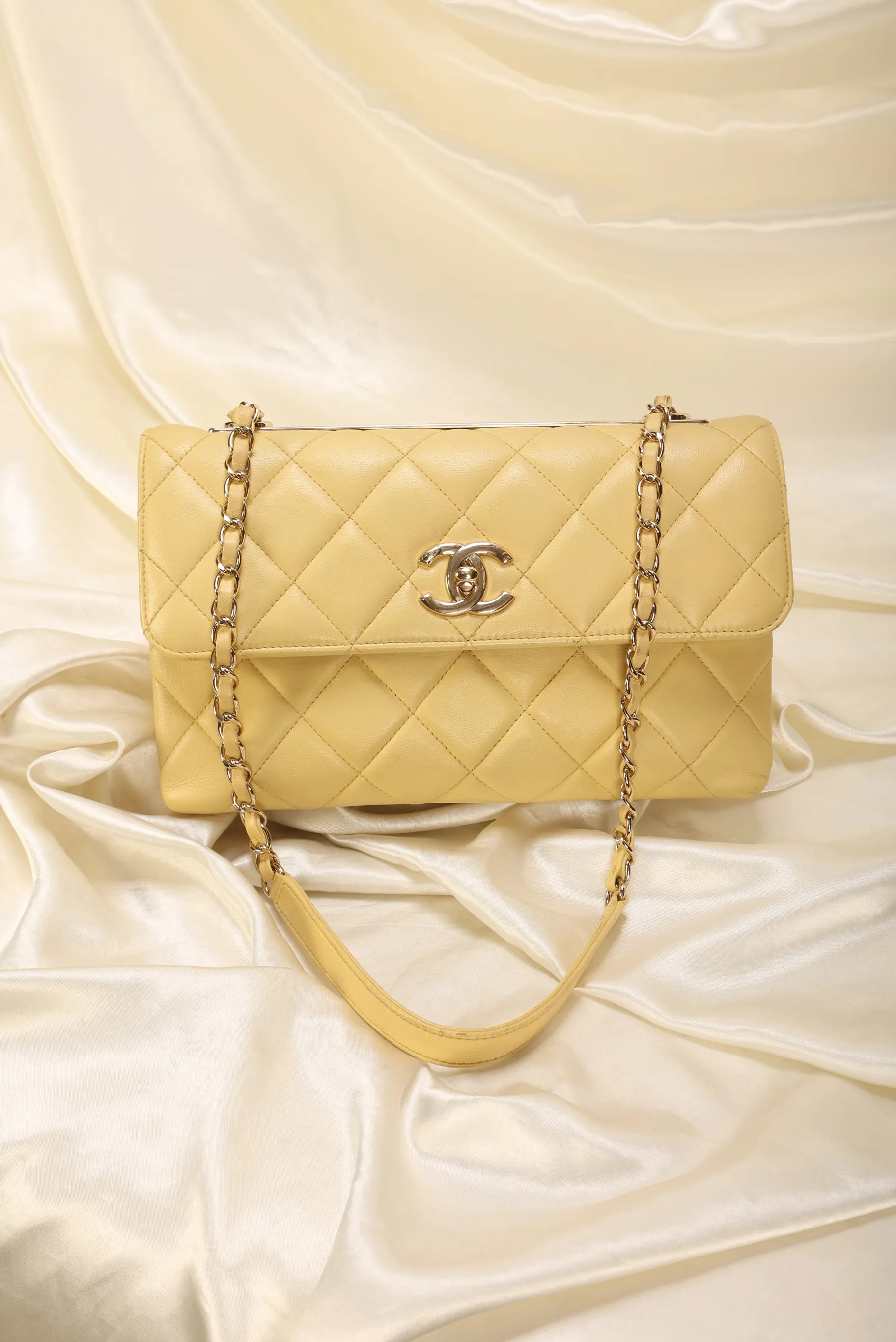 Chanel 2019 Lambskin Trendy Pochette