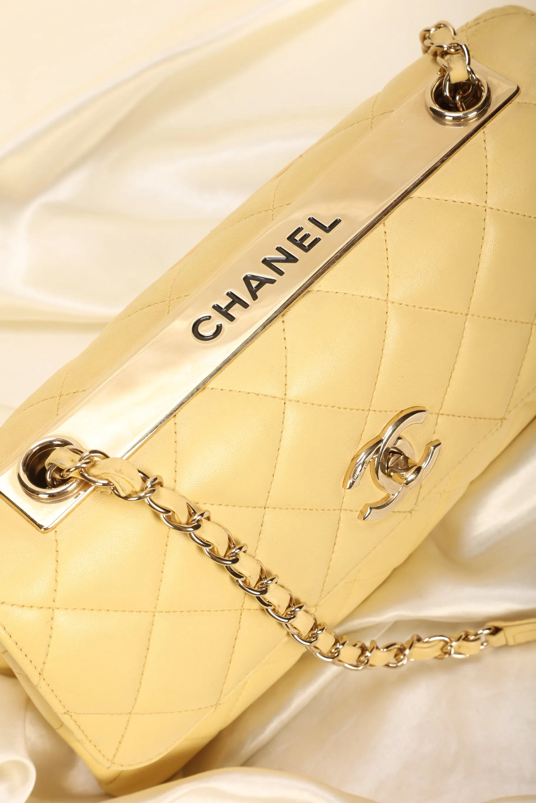 Chanel 2019 Lambskin Trendy Pochette