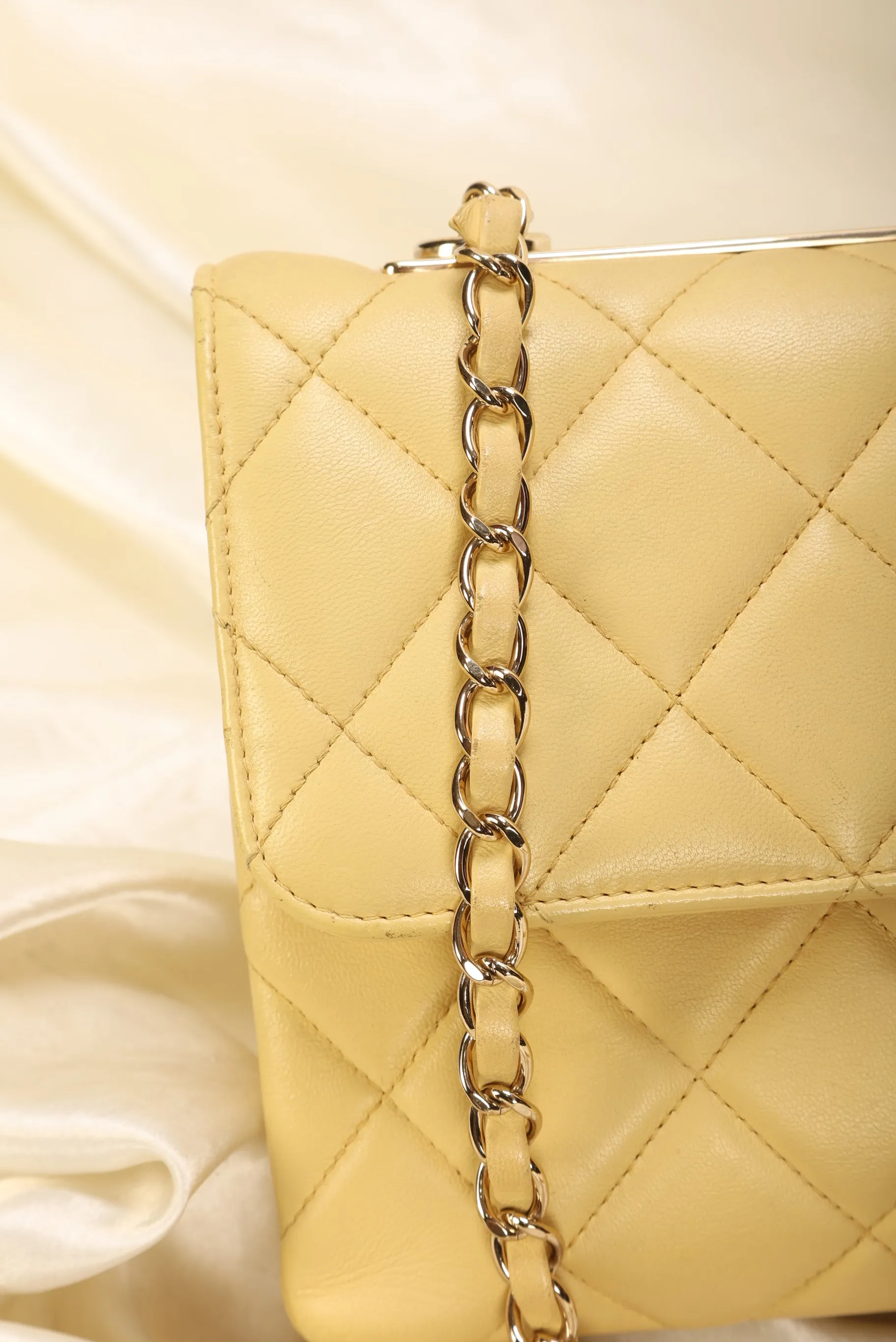 Chanel 2019 Lambskin Trendy Pochette