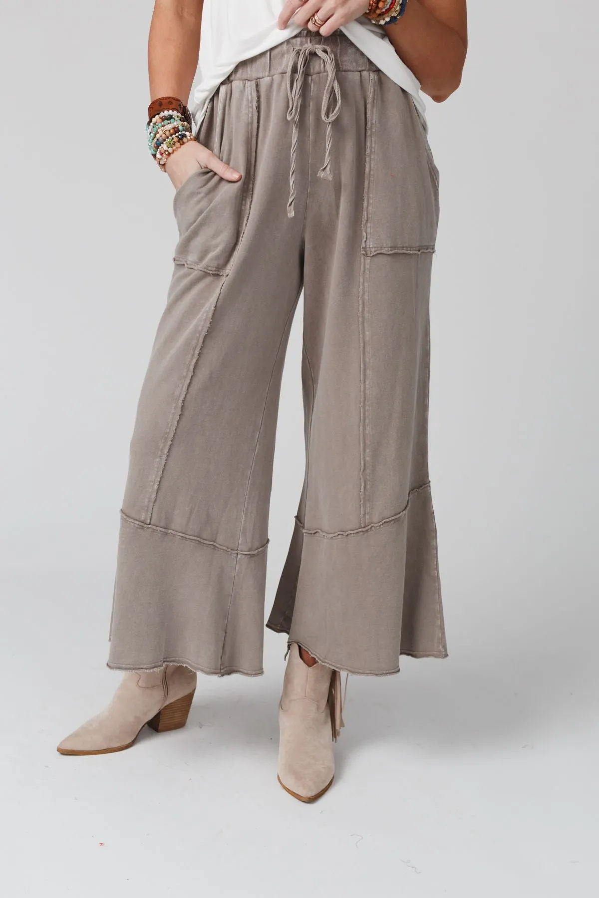 Feeling Good Wide Leg Pant - Taupe