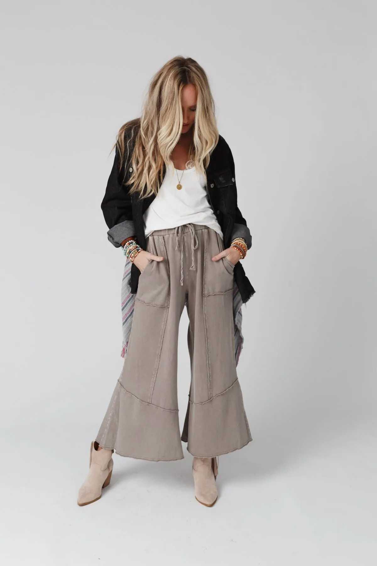 Feeling Good Wide Leg Pant - Taupe