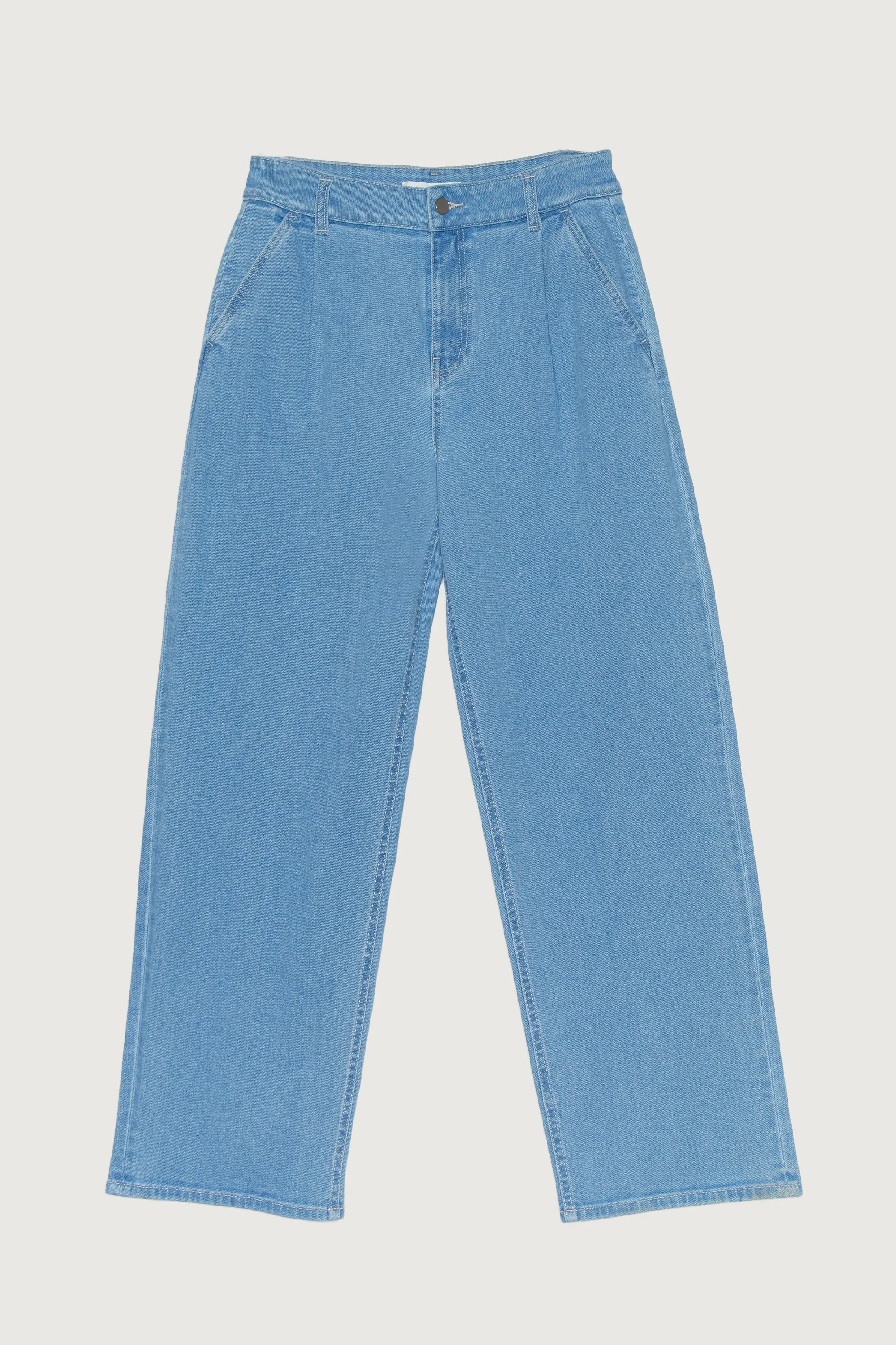 STRAIGHT LEG JEAN WITH PLEATS