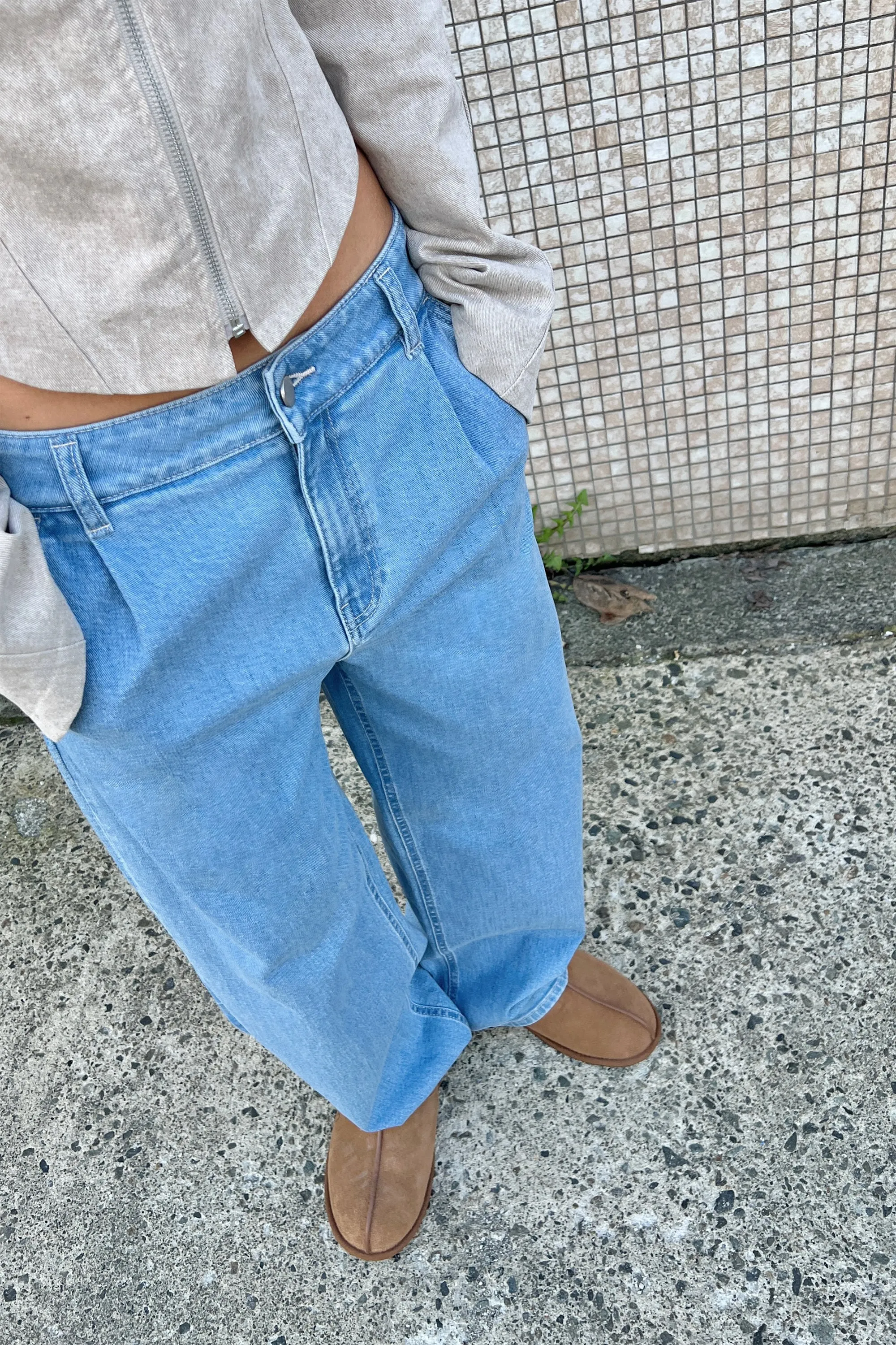 STRAIGHT LEG JEAN WITH PLEATS